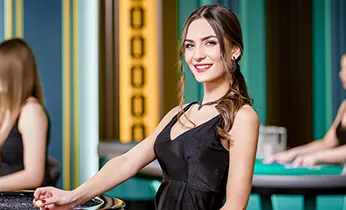 Hình ảnh đội ngũ hỗ trợ khách hàng chuyên nghiệp của l33 link mới đang làm việc, biểu thị sự tận tâm và sẵn sàng hỗ trợ 24/7